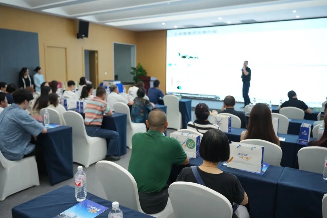 西南口腔与士卓曼品牌合作授牌！深度合作，守护种植健康